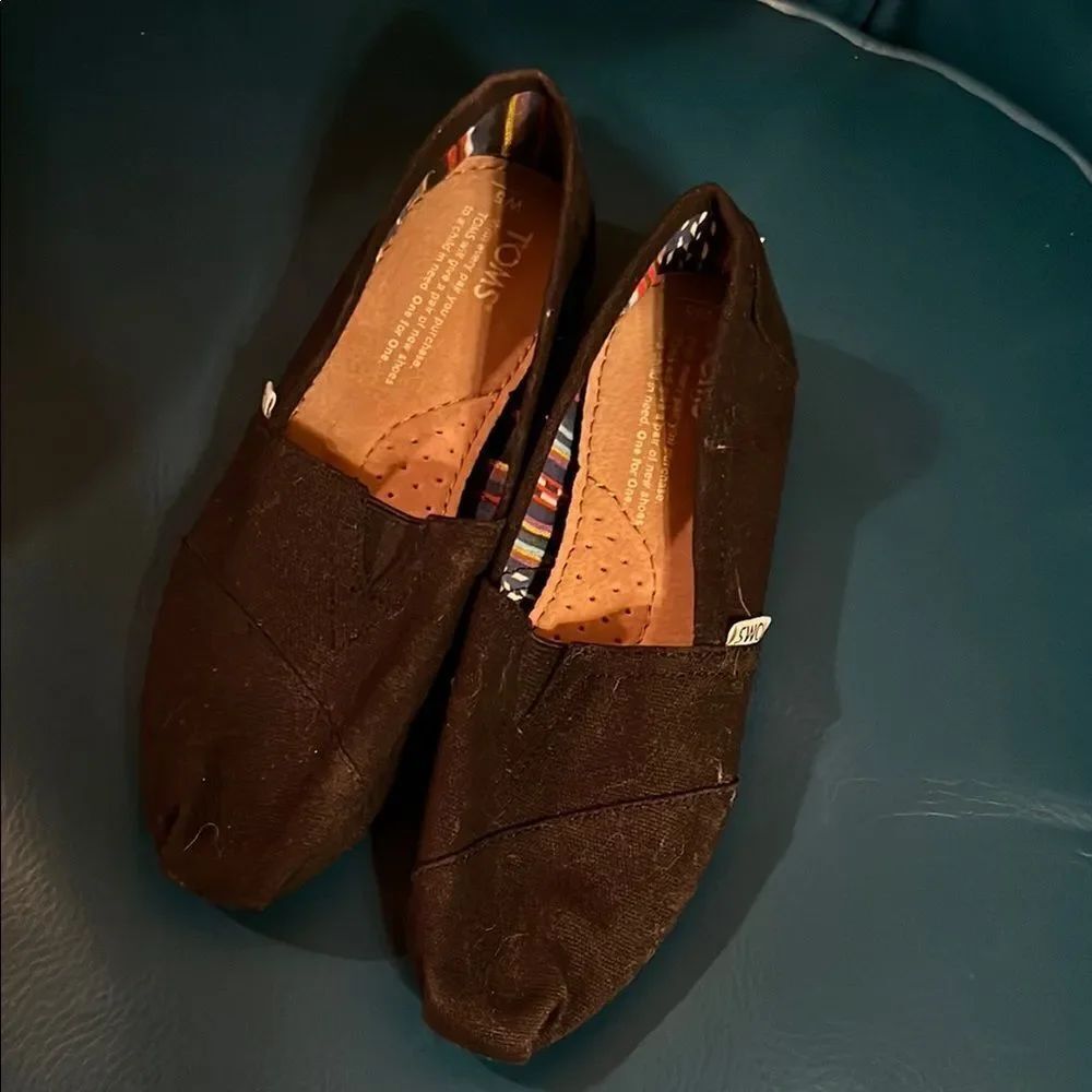 TOMS Women's Black Slip-On Loafers